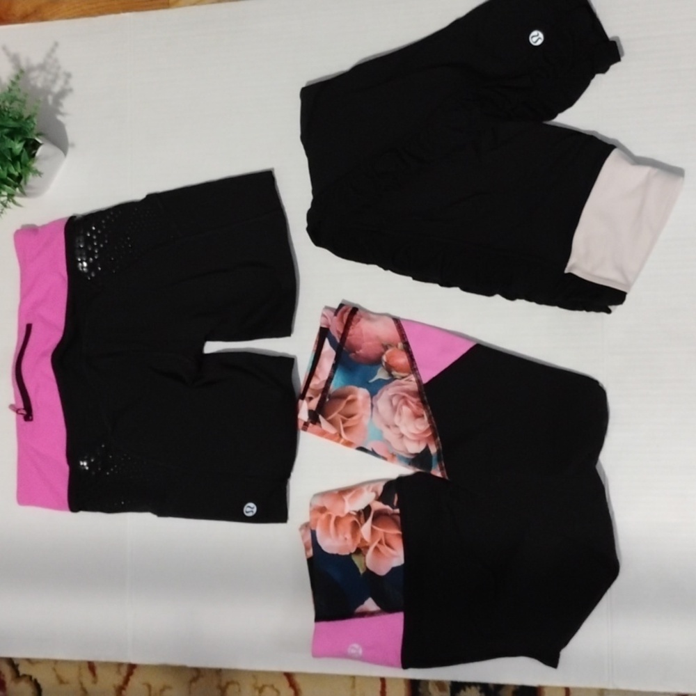 lululemon athletica Bundle. Two Pair of Capris. One Pair of Shorts. Women size 4